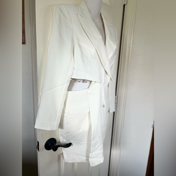 Lavish Alice Cut Out Detail Blazer Dress with Pearl Trim SZ 8 NWT - Picture 9 of 15